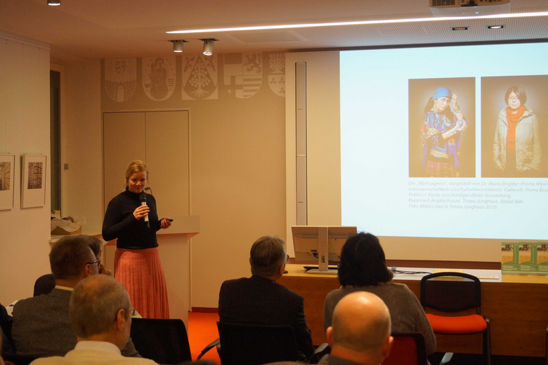 Autorin Verena Meier während ihres Vortrags